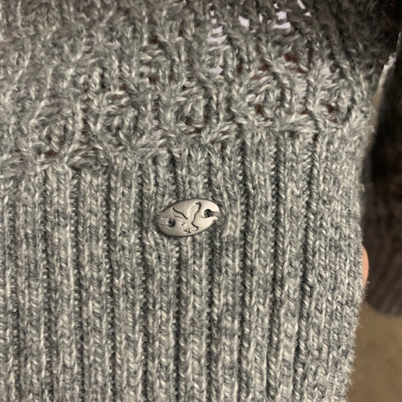 American Eagle Outfitters v neck pullover - Picture 5 of 9